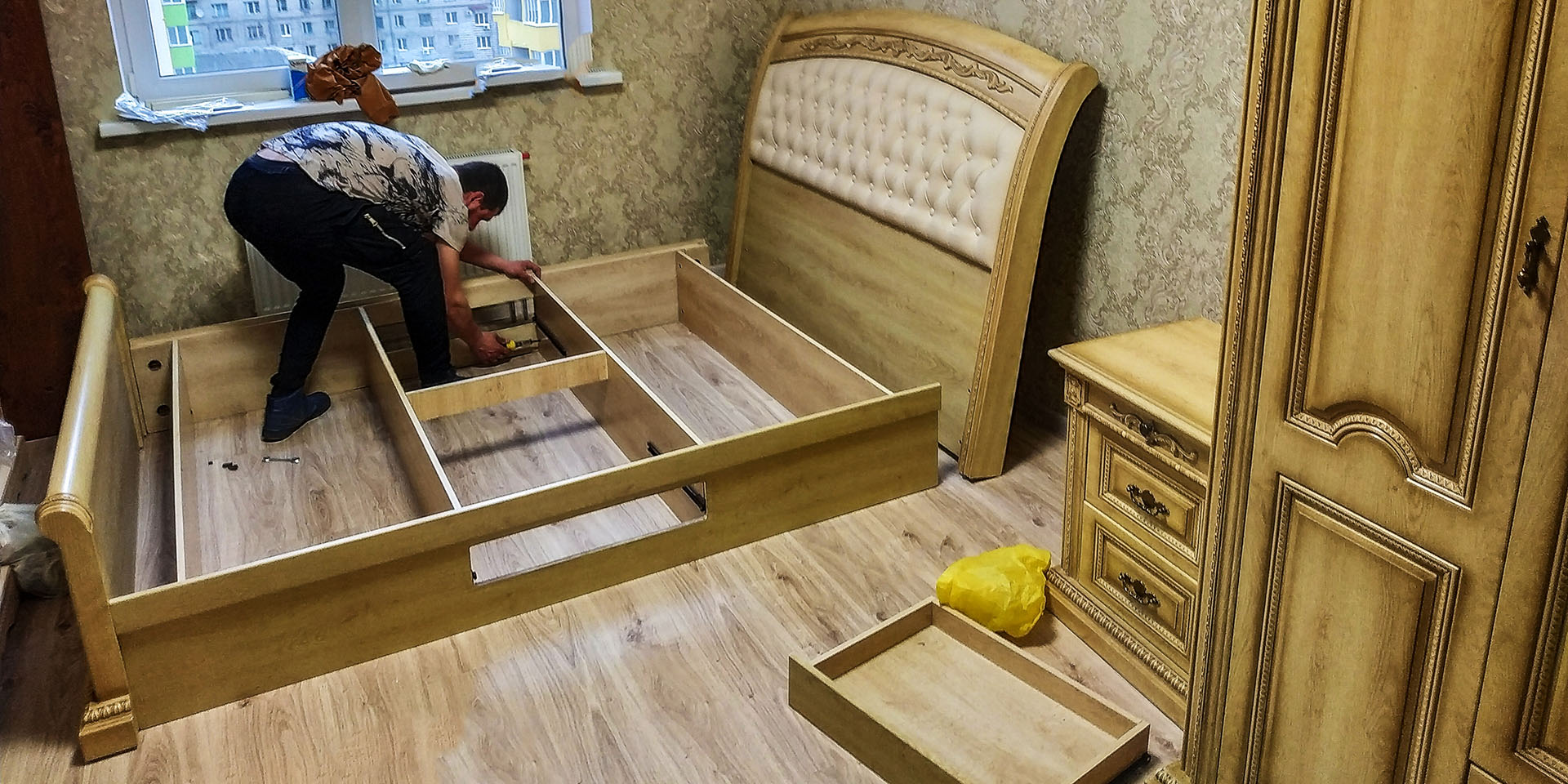 Складання та розбирання меблів з Донесем